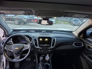 2022 Chevrolet Equinox Premier - Interior Full Dashboard Image
